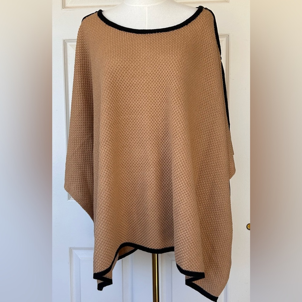 Passports Women’s Knit Poncho Camel/Black‎ Size M (8-10)